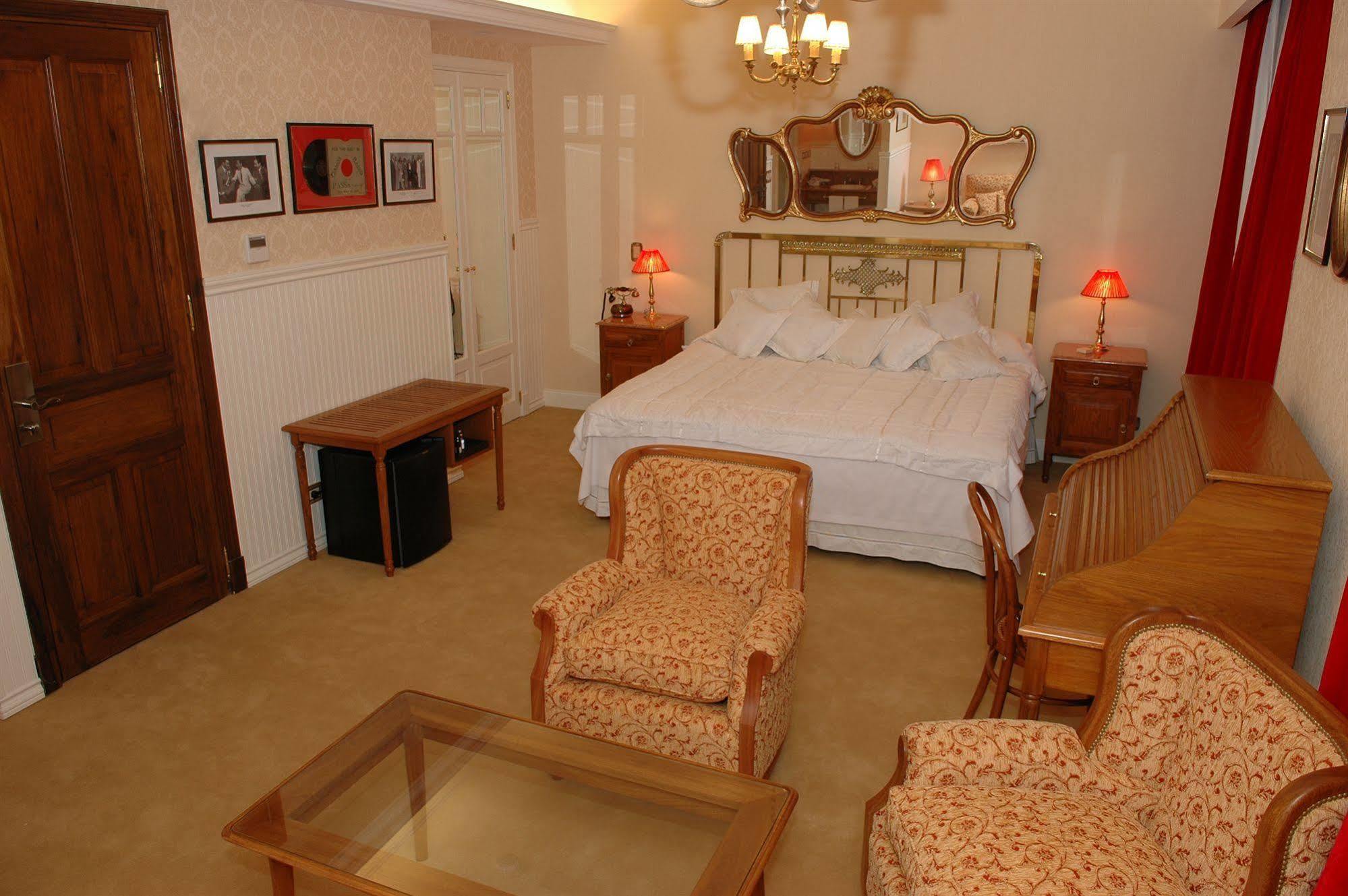 Tanguero Hotel Boutique Antique Буенос Айрес Стая снимка